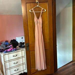 Gorgeous gently loved long powder pink dress sz 5/6
